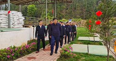 贛州市委常委、常務(wù)副市長高世文一行先后到挺進(jìn)環(huán)保定南馬山逕、龍南黃沙稀土尾水項目調(diào)研