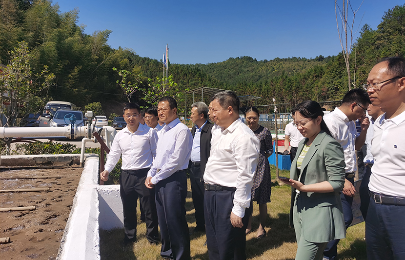 贛州市市委副書記、市長李克堅(jiān)一行蒞臨挺進(jìn)環(huán)保定南上下營稀土尾水處理站調(diào)研督導(dǎo)